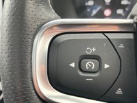 USED 2020 70 VOLVO XC40 1.5 T3 R-Design Auto Euro 6 (s/s) 5dr Glass roof - only 15900 miles
