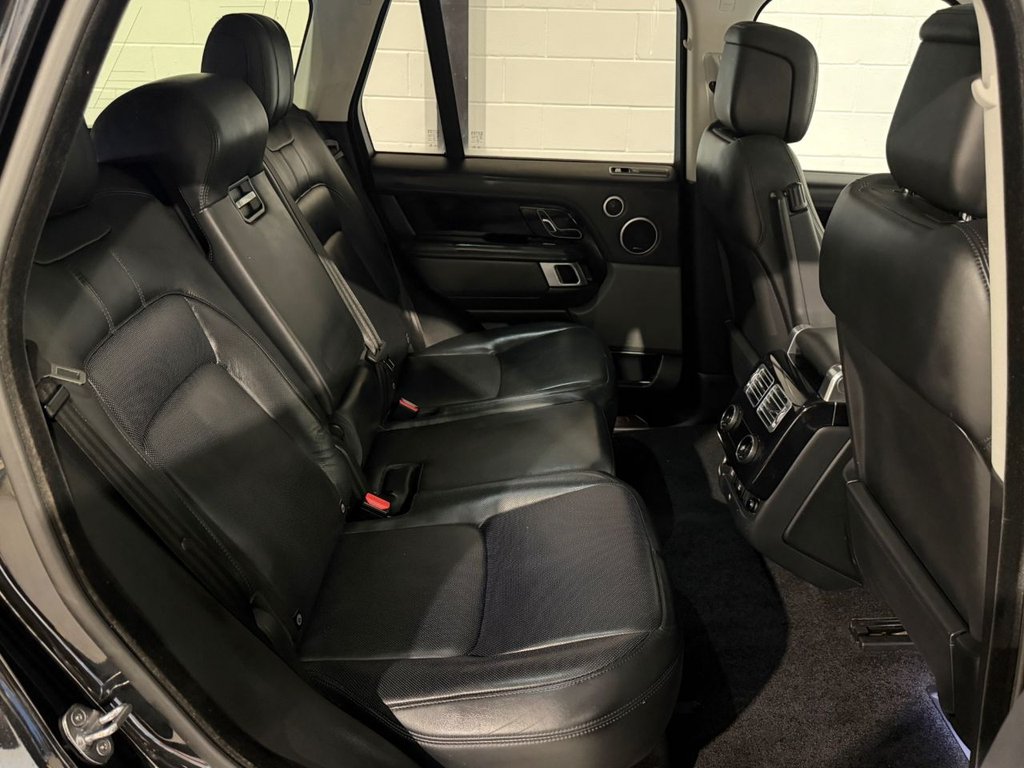 USED 2018 68 LAND ROVER RANGE ROVER 3.0 SD V6 Vogue SE SUV 5dr Diesel Auto 4WD Euro 6 (s/s) (275 ps) 