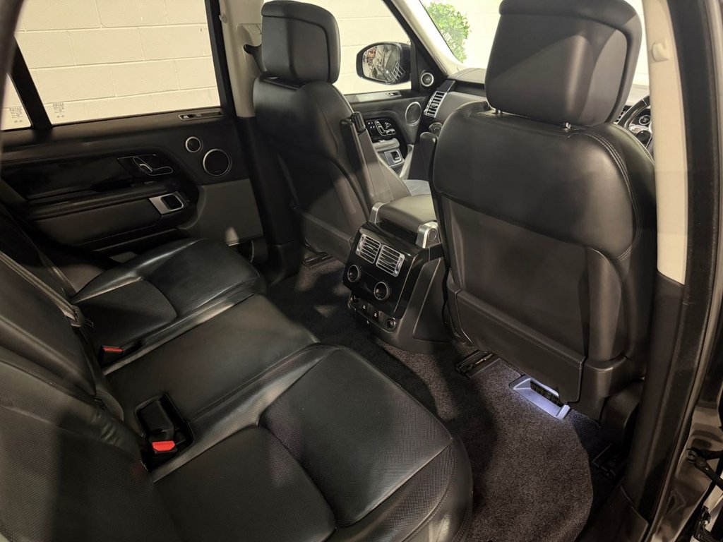 USED 2018 68 LAND ROVER RANGE ROVER 3.0 SD V6 Vogue SE SUV 5dr Diesel Auto 4WD Euro 6 (s/s) (275 ps) 