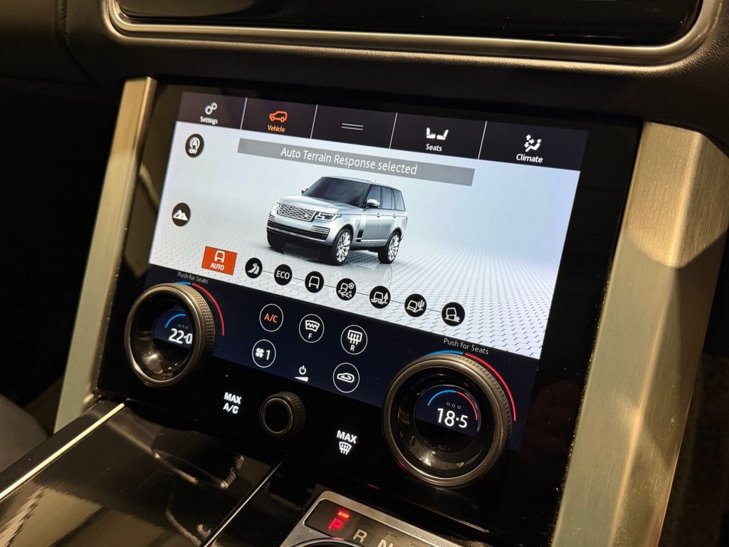 USED 2018 68 LAND ROVER RANGE ROVER 3.0 SD V6 Vogue SE SUV 5dr Diesel Auto 4WD Euro 6 (s/s) (275 ps) 
