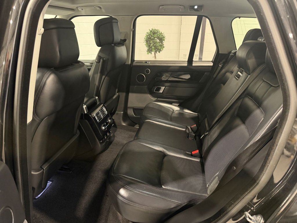 USED 2018 68 LAND ROVER RANGE ROVER 3.0 SD V6 Vogue SE SUV 5dr Diesel Auto 4WD Euro 6 (s/s) (275 ps) 