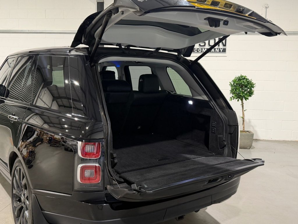 USED 2018 68 LAND ROVER RANGE ROVER 3.0 SD V6 Vogue SE SUV 5dr Diesel Auto 4WD Euro 6 (s/s) (275 ps) 