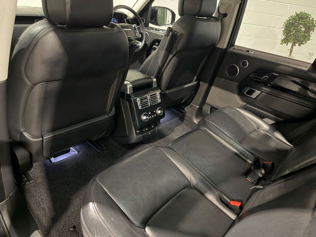 USED 2018 68 LAND ROVER RANGE ROVER 3.0 SD V6 Vogue SE SUV 5dr Diesel Auto 4WD Euro 6 (s/s) (275 ps) 