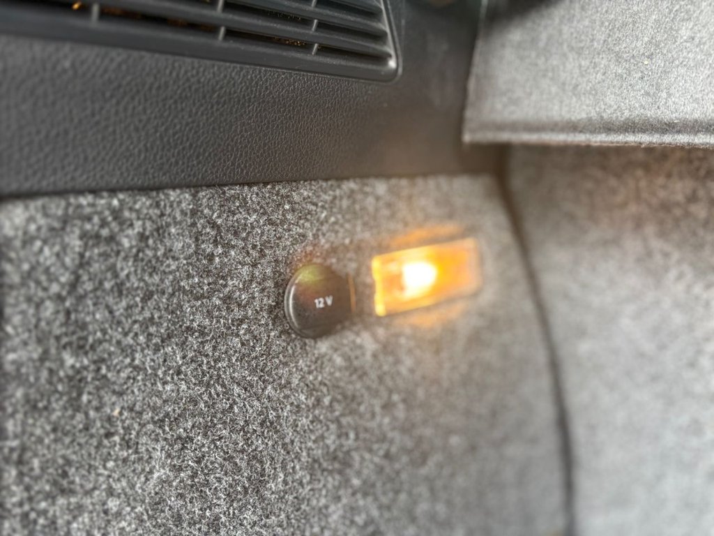 2014 Volkswagen Tiguan — image 33