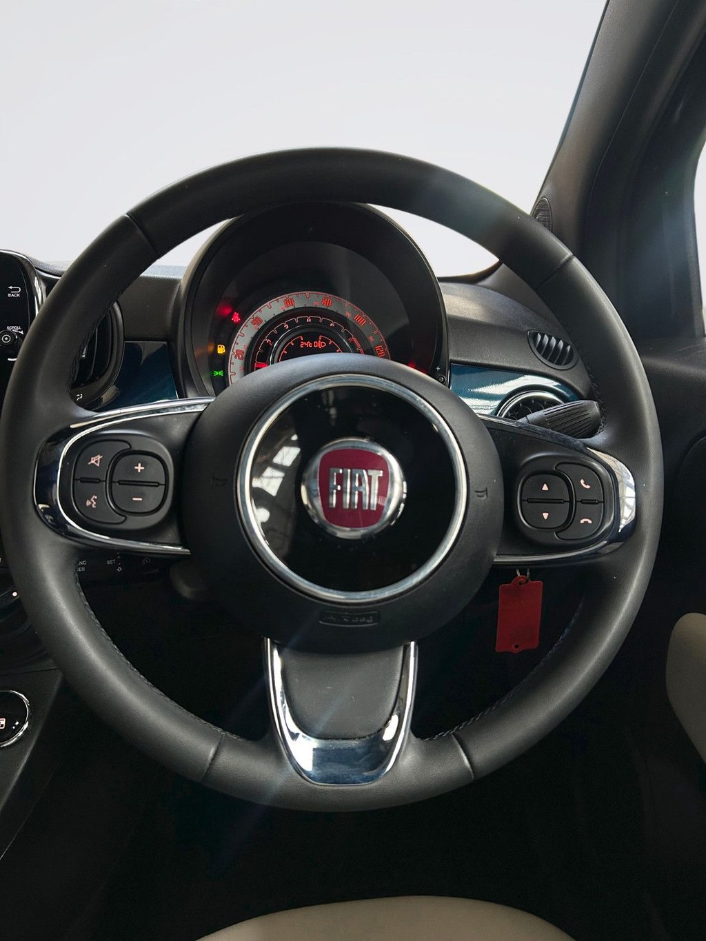 2023 Fiat 500 — image 7