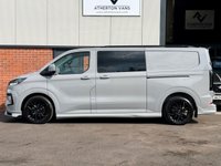 USED 2025 25 FORD TRANSIT CUSTOM 2.5 320 Duratec 11.8kWh LIMITED 6 Seater Combi Van Double Cab 5dr Petrol Plug-in Hybrid Auto L2 H1 Euro 6 (232 ps) ***  NO VAT  *** NO VAT / ONLY 3K MILES / LONG WHEELBASE / 6 SEATER COMBI DAY VAN