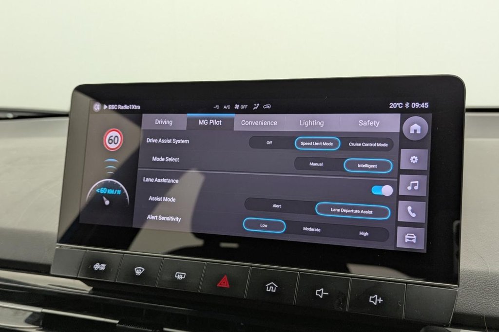 USED 2023 MG MG4 51kWh SE Hatchback 5dr Electric Auto (170 ps) 