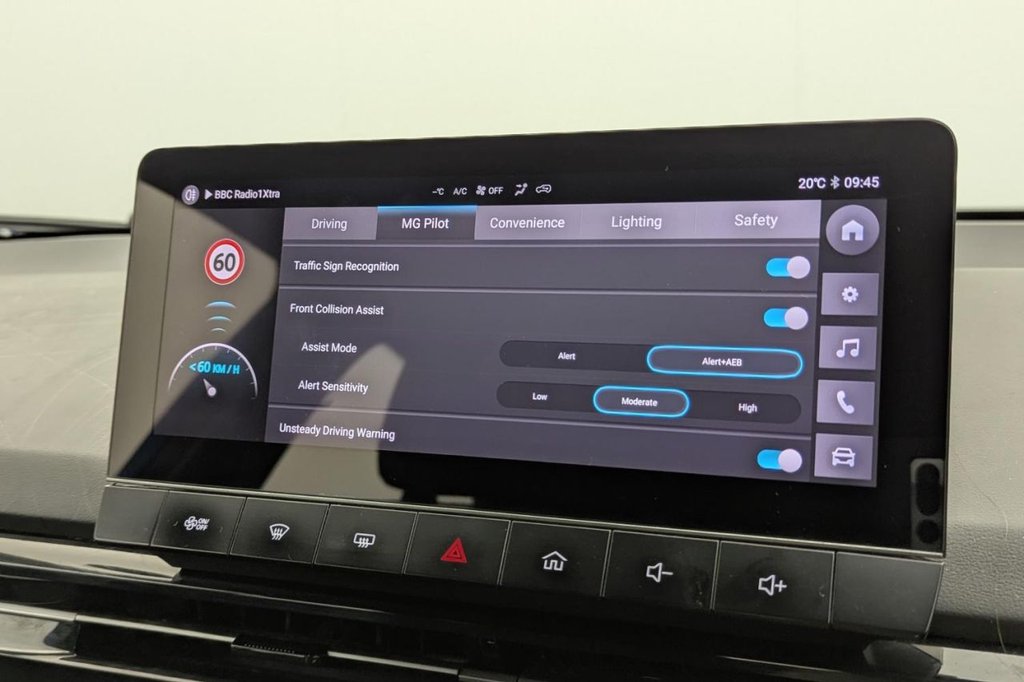 USED 2023 MG MG4 51kWh SE Hatchback 5dr Electric Auto (170 ps) 