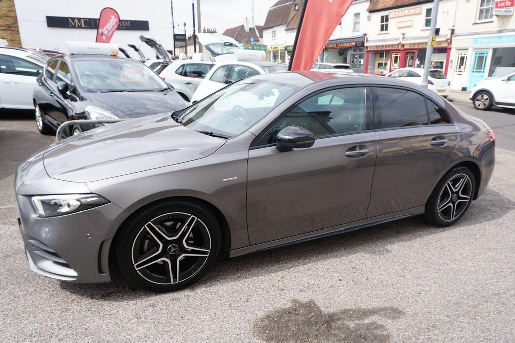 USED 2021 71 MERCEDES-BENZ A CLASS 1.3 A180 AMG Line Edition (Executive) 7G-DCT Euro 6 (s/s) 4dr AUTOMATIC