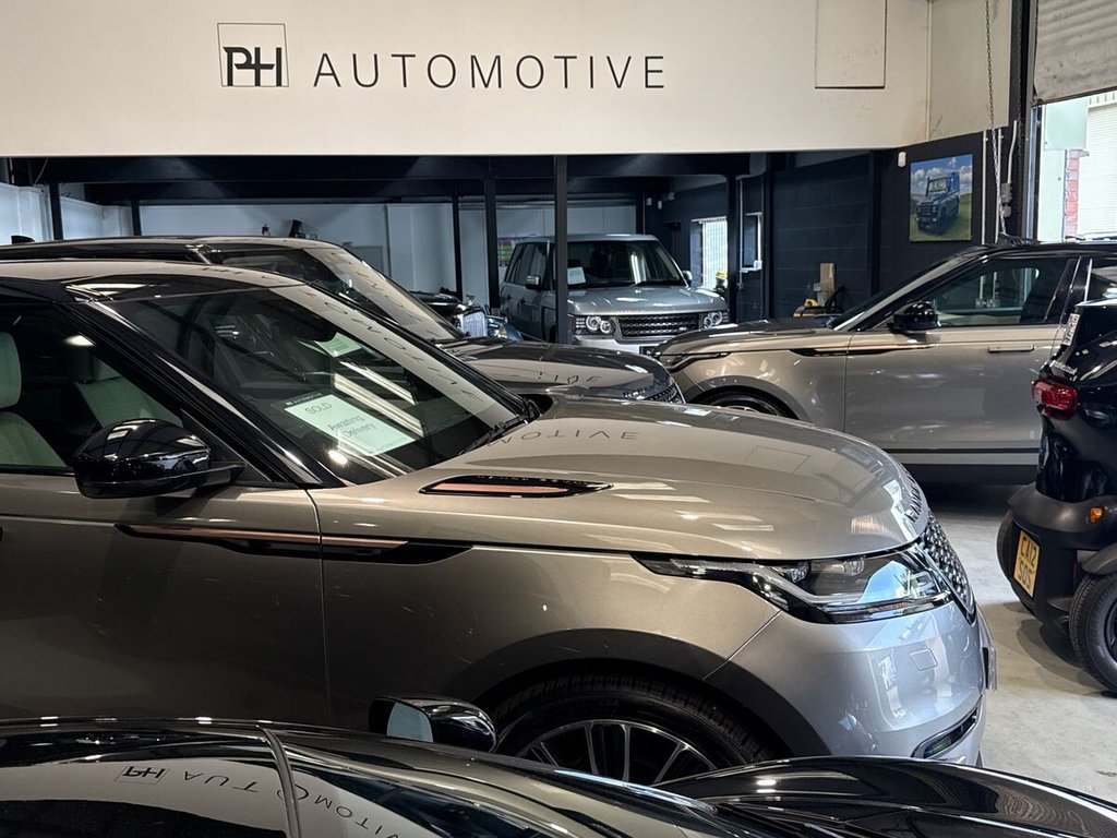 USED 2018 67 LAND ROVER RANGE ROVER VELAR 3.0 Si6 V6 First Edition Auto 4WD Euro 6 (s/s) 5dr 