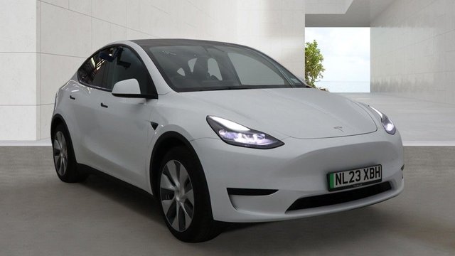 2023 23 TESLA MODEL Y SUV 5dr Electric Auto RWD (346 ps)+2 KEYS+1 OWNER FROM NEW+NAV+HISTORY+2 CABLES+PARK CONTROL+CAM+PANORAMIC SUNROOF+POWER BOOT+PRIVACY+FULL LEATHER HEATED SEATS+MEDIA+BLUETOOTH+APPS+19