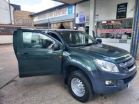USED 2016 16 ISUZU D-MAX 2.5 TD 4x4 4dr 2016 Isuzu D-Max stands