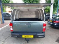 USED 2016 16 ISUZU D-MAX 2.5 TD 4x4 4dr 2016 Isuzu D-Max stands