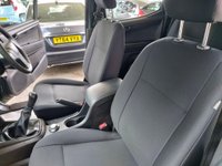 USED 2016 16 ISUZU D-MAX 2.5 TD 4x4 4dr 2016 Isuzu D-Max stands