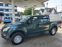 USED 2016 16 ISUZU D-MAX 2.5 TD 4x4 4dr 2016 Isuzu D-Max stands