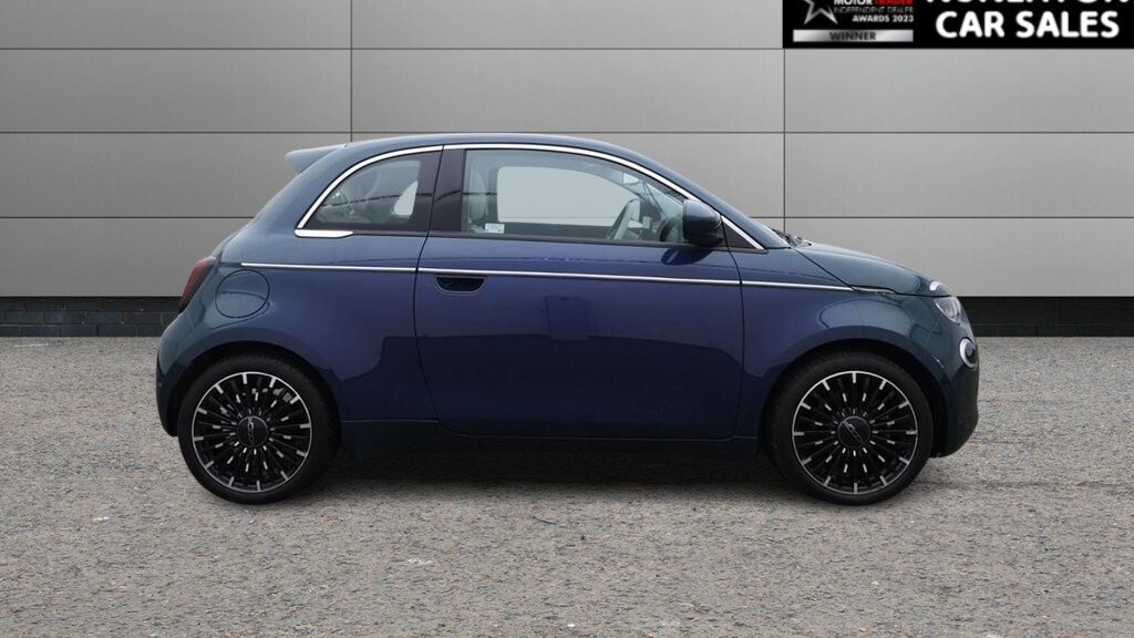 USED 2022 22 FIAT 500E 42kWh La Prima Hatchback 3dr Electric Auto (118 ps) 