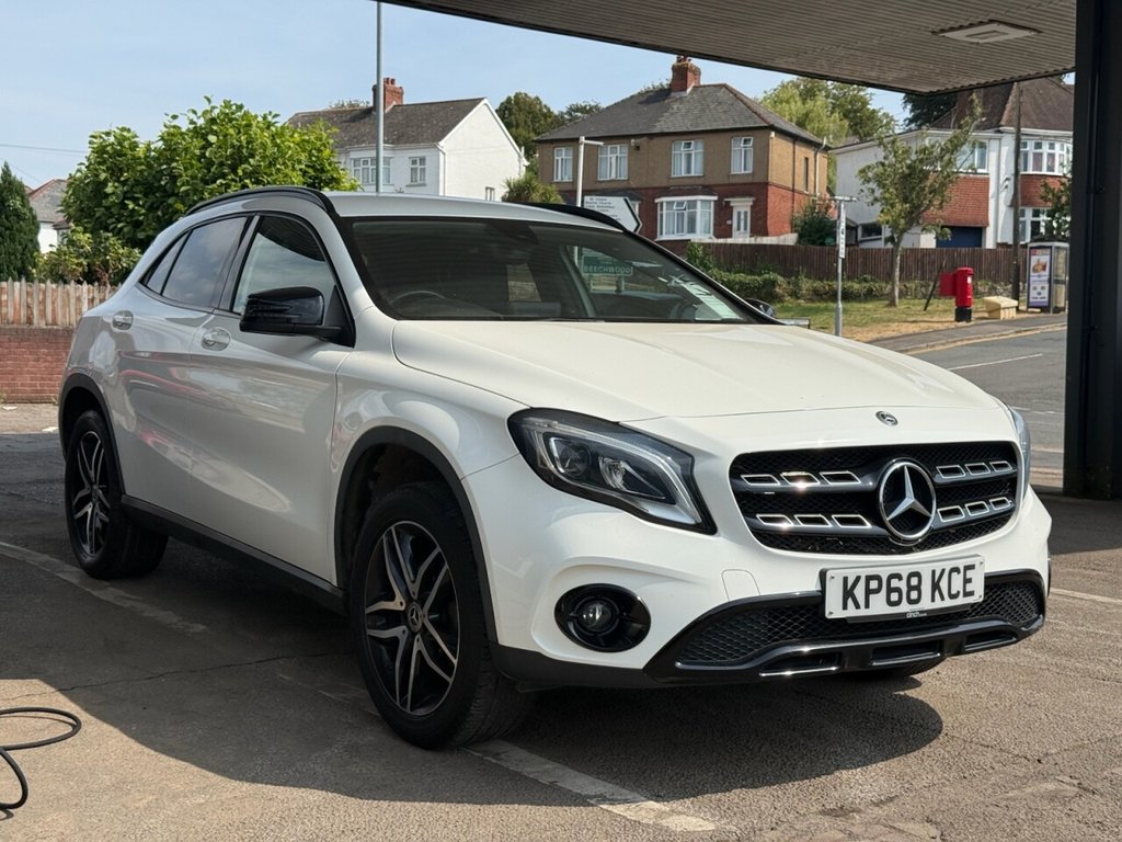 White 2018 Mercedes-Benz GLA-Class Hatchback Front-wheel drive Automatic