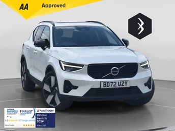 2023 VOLVO XC40