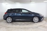USED 2015 65 TOYOTA AURIS 1.8 VVT-h Excel Hatchback 5dr Petrol Hybrid CVT Euro 6 (s/s) (136 ps) Rev Camera, Panoramic Roof,
