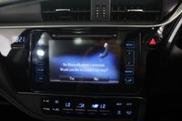 USED 2015 65 TOYOTA AURIS 1.8 VVT-h Excel Hatchback 5dr Petrol Hybrid CVT Euro 6 (s/s) (136 ps) Rev Camera, Panoramic Roof,