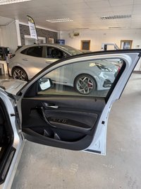 USED 2015 15 BMW 1 SERIES 2.0 120d Sport Hatchback 5dr Diesel Auto xDrive Euro 6 (s/s) (190 ps) 