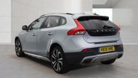 USED 2018 18 VOLVO V40 CROSS COUNTRY 1.5 T3 GPF Pro Hatchback 5dr Petrol Auto Euro 6 (s/s) (152 ps) FULL HISTORY+PAN ROOF+SAT NAV