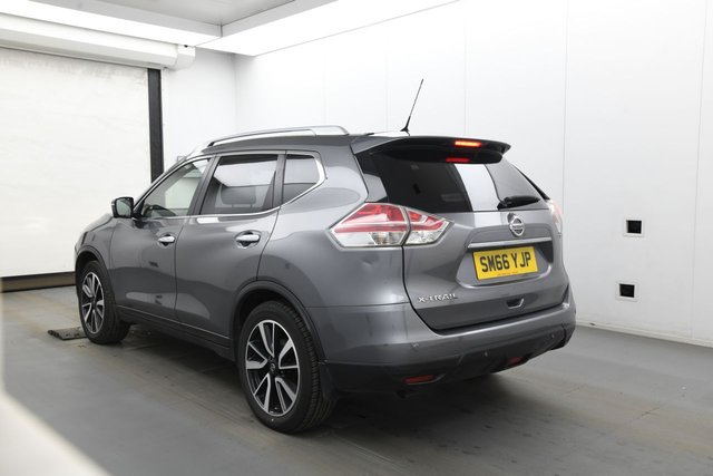 View our NISSAN X-TRAIL