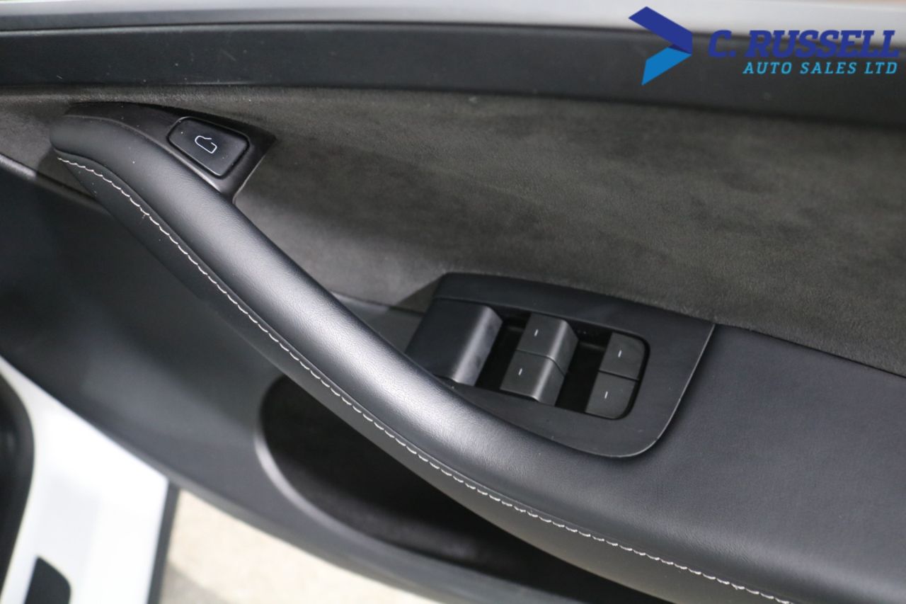 2024 TESLA MODEL Y (Dual Motor) Long Range SUV 5dr Electric Auto 4WDE (384 bhp) - vehicle photo 29 for sale on PureCar