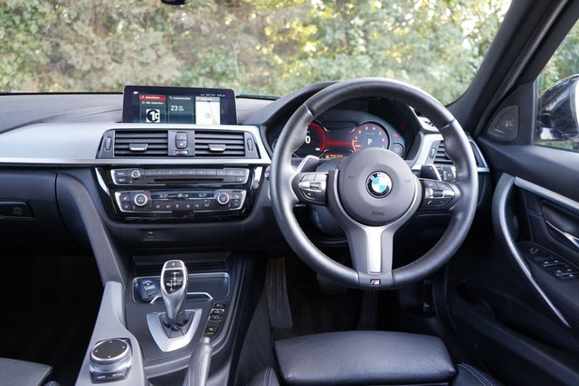 View our BMW 3 SERIES