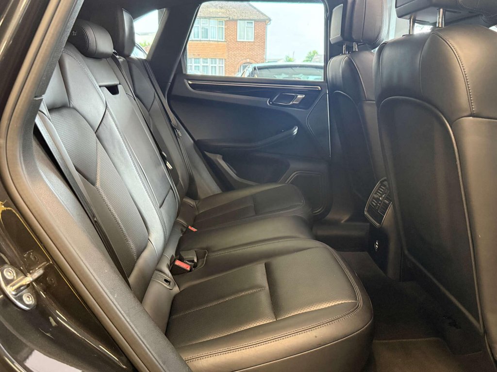 USED 2019 69 PORSCHE MACAN 3.0 Macan S Semi-Auto 4WD 5dr SH + PAN ROOF + 21 INCH ALLOYS