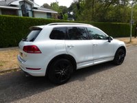 USED 2013 62 VOLKSWAGEN TOUAREG 3.0 TDI V6 BlueMotion Tech Altitude SUV 5dr Diesel Tiptronic 4WD Euro 5 (s/s) (245 ps) NEW MOT, SERVICE, WARRANTY