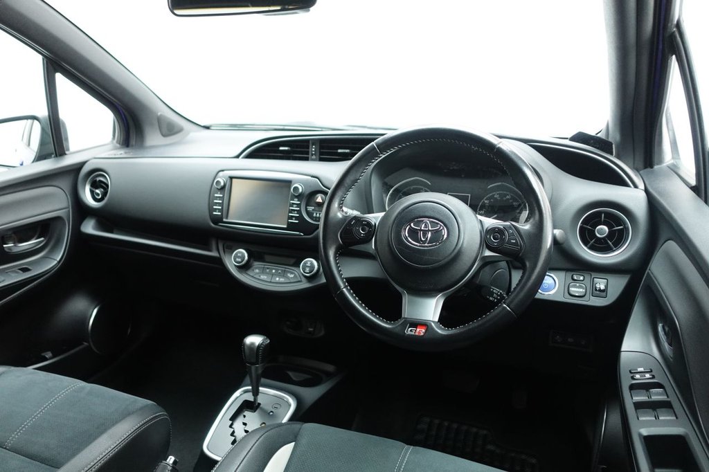 2020 Toyota Yaris — image 8