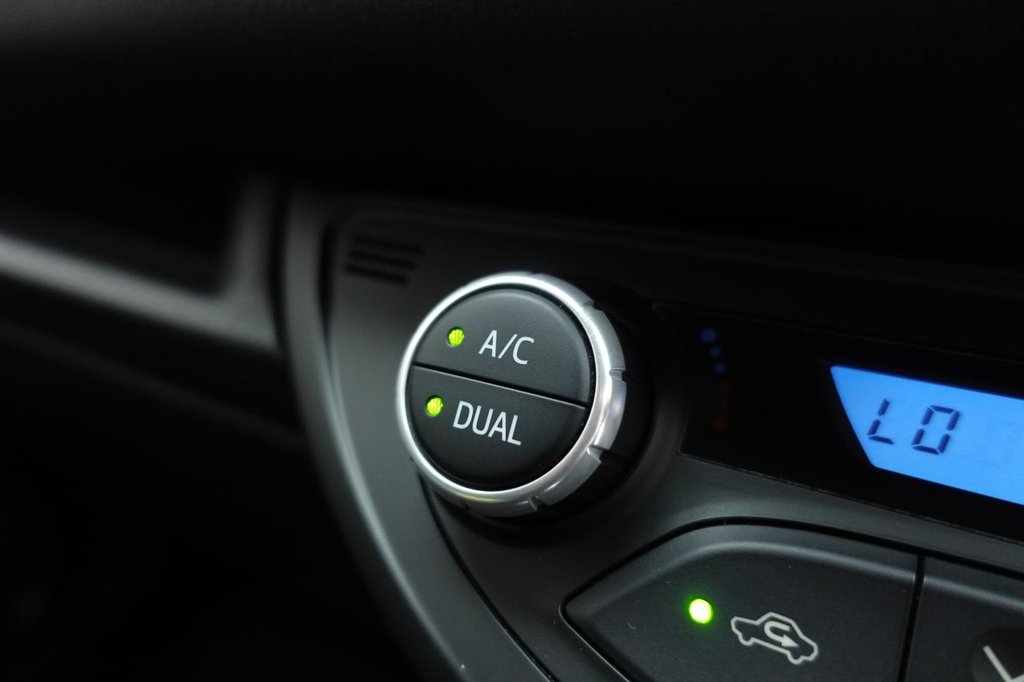 2020 Toyota Yaris — image 23