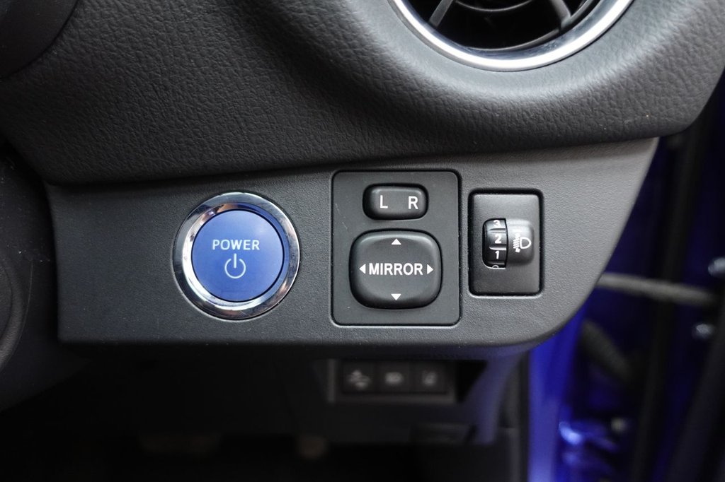 2020 Toyota Yaris — image 27