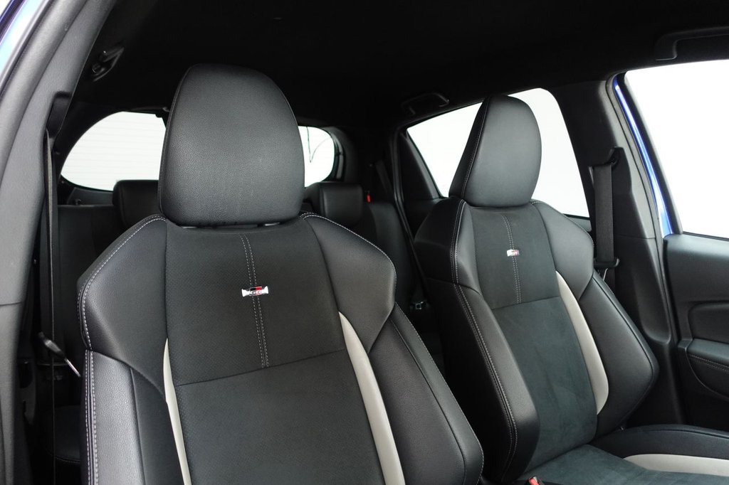 2020 Toyota Yaris — image 3