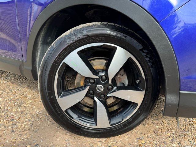 View our NISSAN QASHQAI