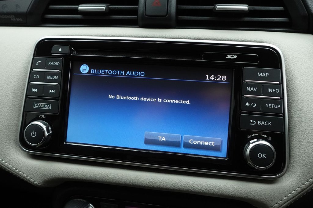 2017 Nissan Micra — image 16