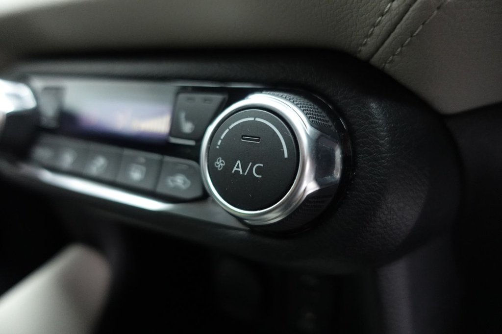 2017 Nissan Micra — image 25