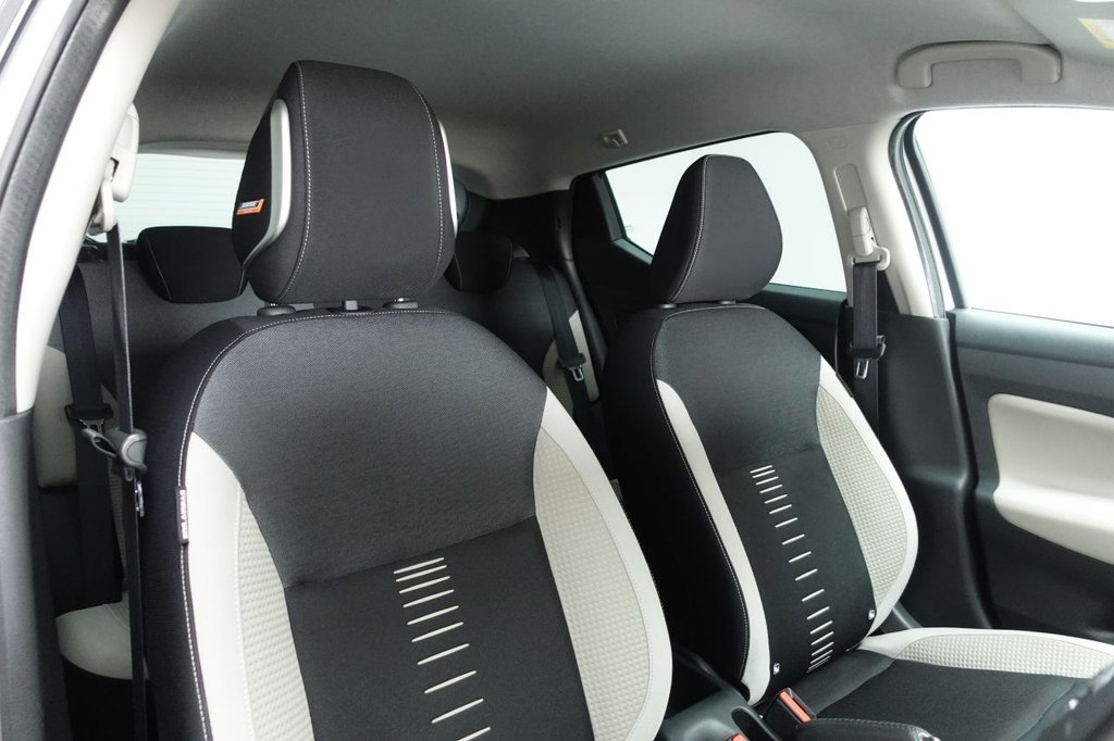 2017 Nissan Micra — image 3