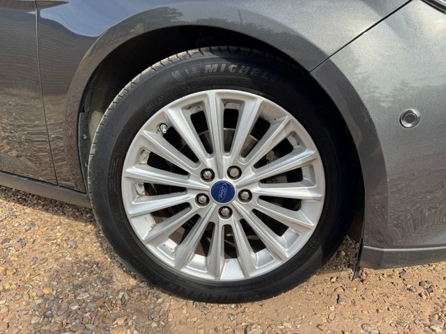 View our FORD FOCUS
