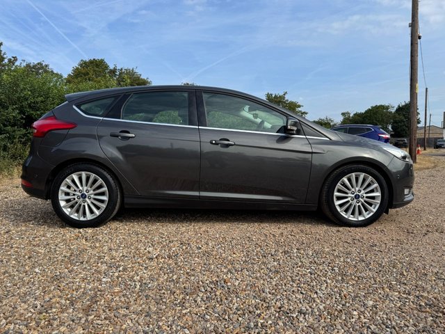 View our FORD FOCUS