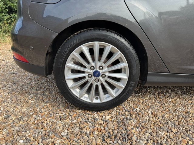 View our FORD FOCUS