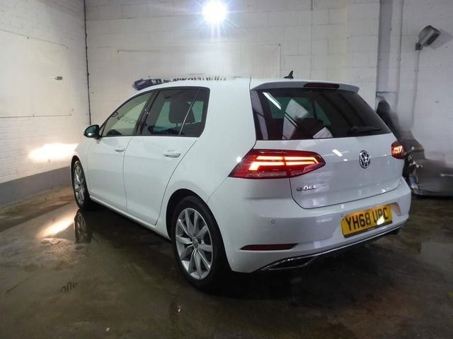 View our VOLKSWAGEN GOLF