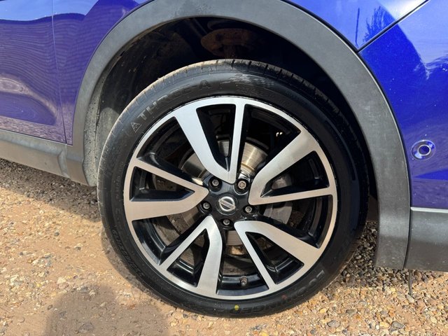 View our NISSAN QASHQAI