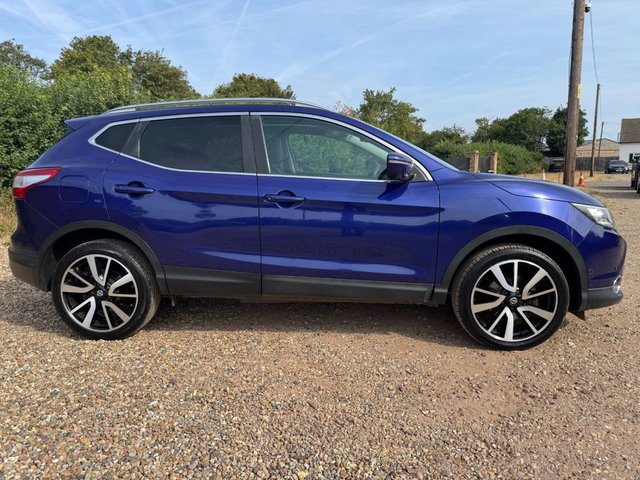 View our NISSAN QASHQAI