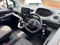 USED 2022 22 PEUGEOT PARTNER 1.5 BlueHDi 850 Professional Long Crew Van Double Cab 6dr Diesel Manual LWB Euro 6 (s/s) (100 bhp) Crew van, CarPlay