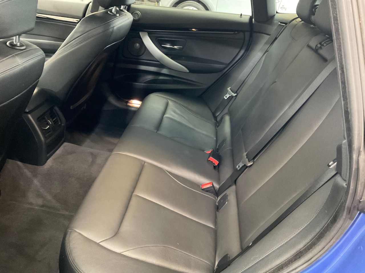 2015 BMW 3 SERIES GRAN TURISMO 3.0 330d M Sport GT 5dr Diesel Auto xDrive Euro 6 (s/s) (258 ps) - vehicle photo 14 for sale on PureCar
