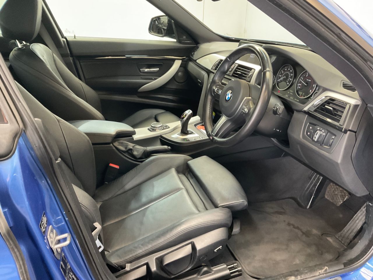 2015 BMW 3 SERIES GRAN TURISMO 3.0 330d M Sport GT 5dr Diesel Auto xDrive Euro 6 (s/s) (258 ps) - vehicle photo 19 for sale on PureCar