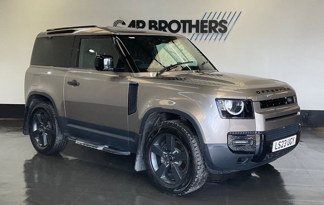 View our LAND ROVER DEFENDER 90