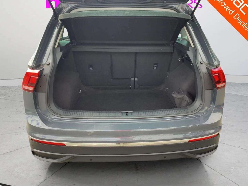2023 Volkswagen Tiguan — image 5
